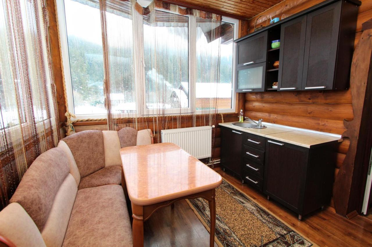 Complex "Shum Lisu" Apartman Tatariv Kültér fotó